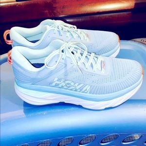 BRAND NEW: Hoka Bondi 7 Womens size 8.5
Wore once. True to size